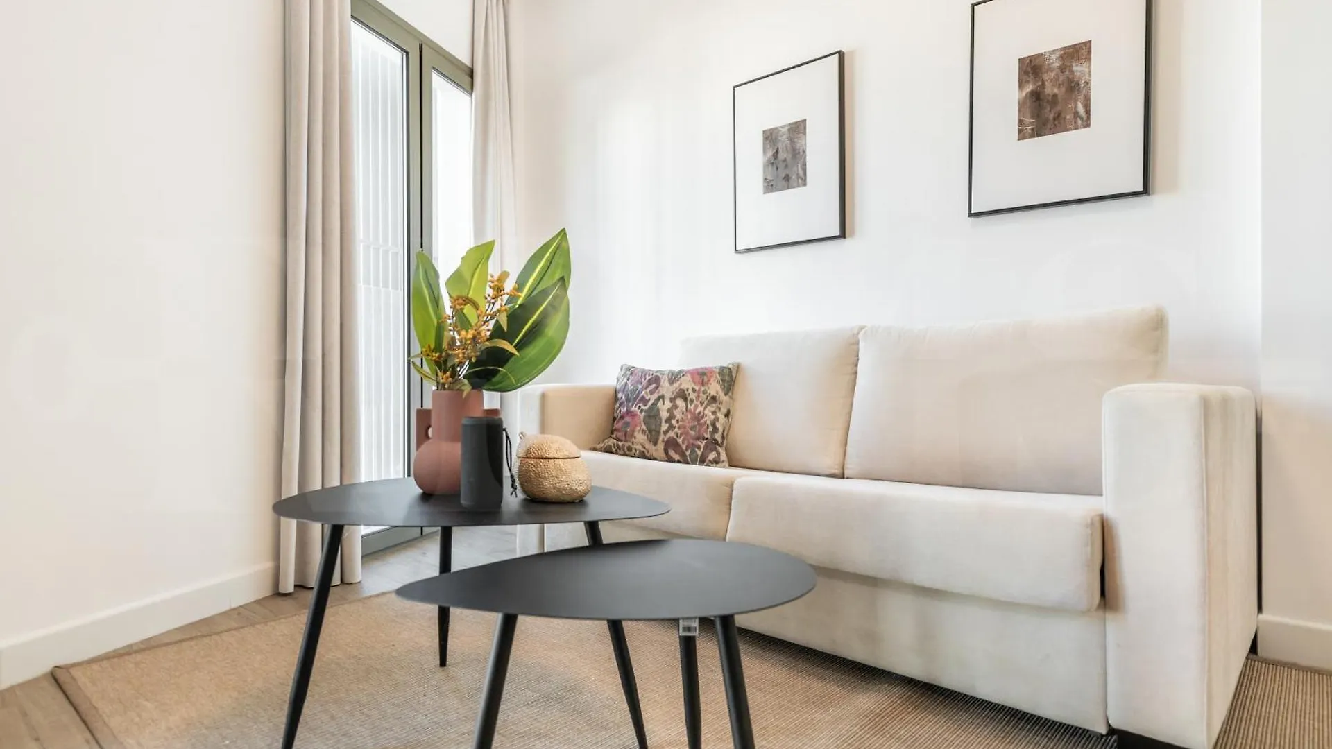 Modern Apartment With Private Terrace By Rems Málaga
