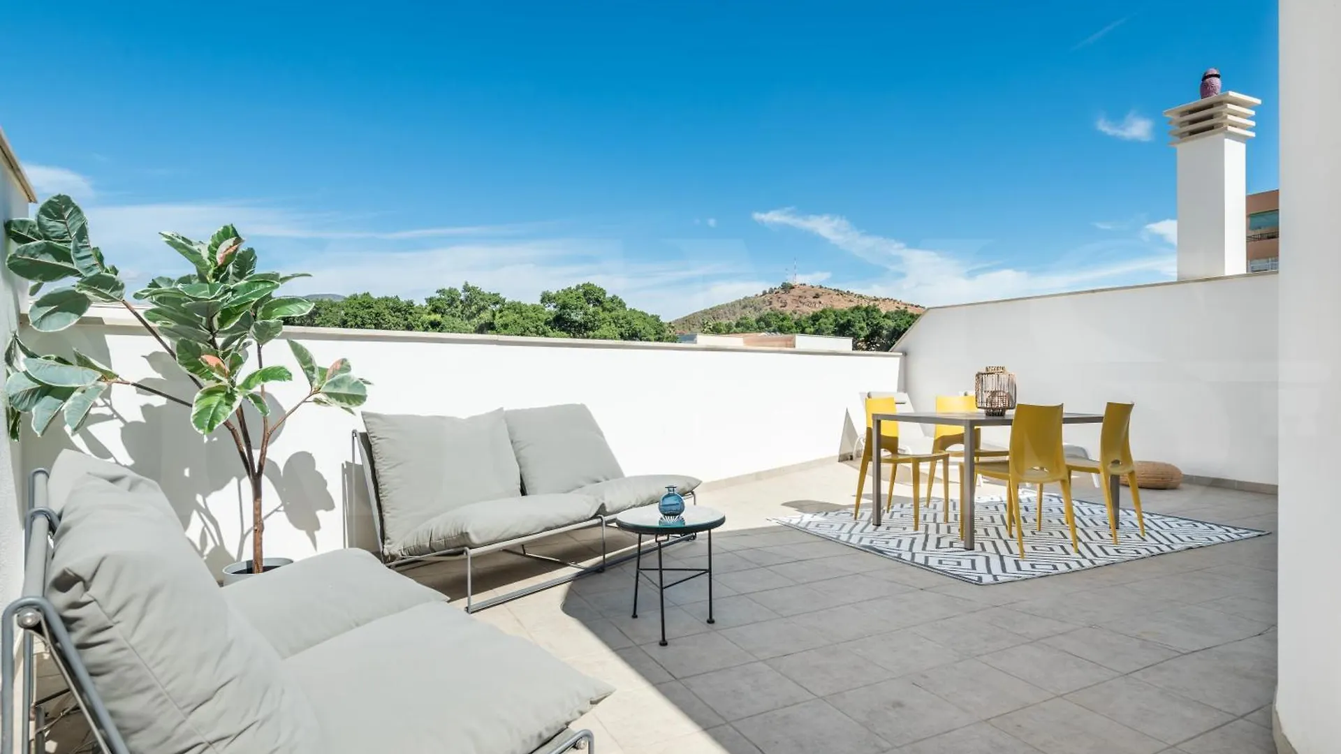 Modern Apartment With Private Terrace By Rems Málaga 0*,
