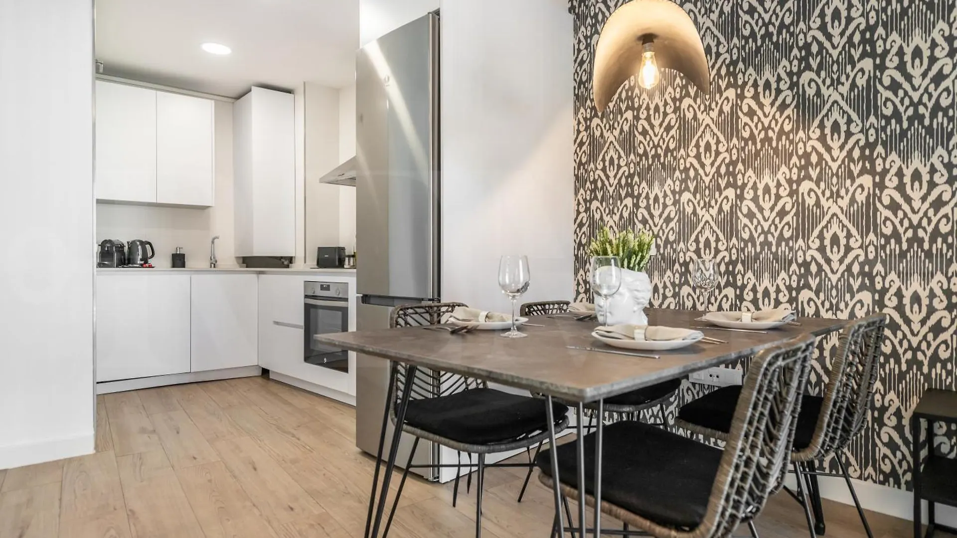 Modern Apartment With Private Terrace By Rems Málaga