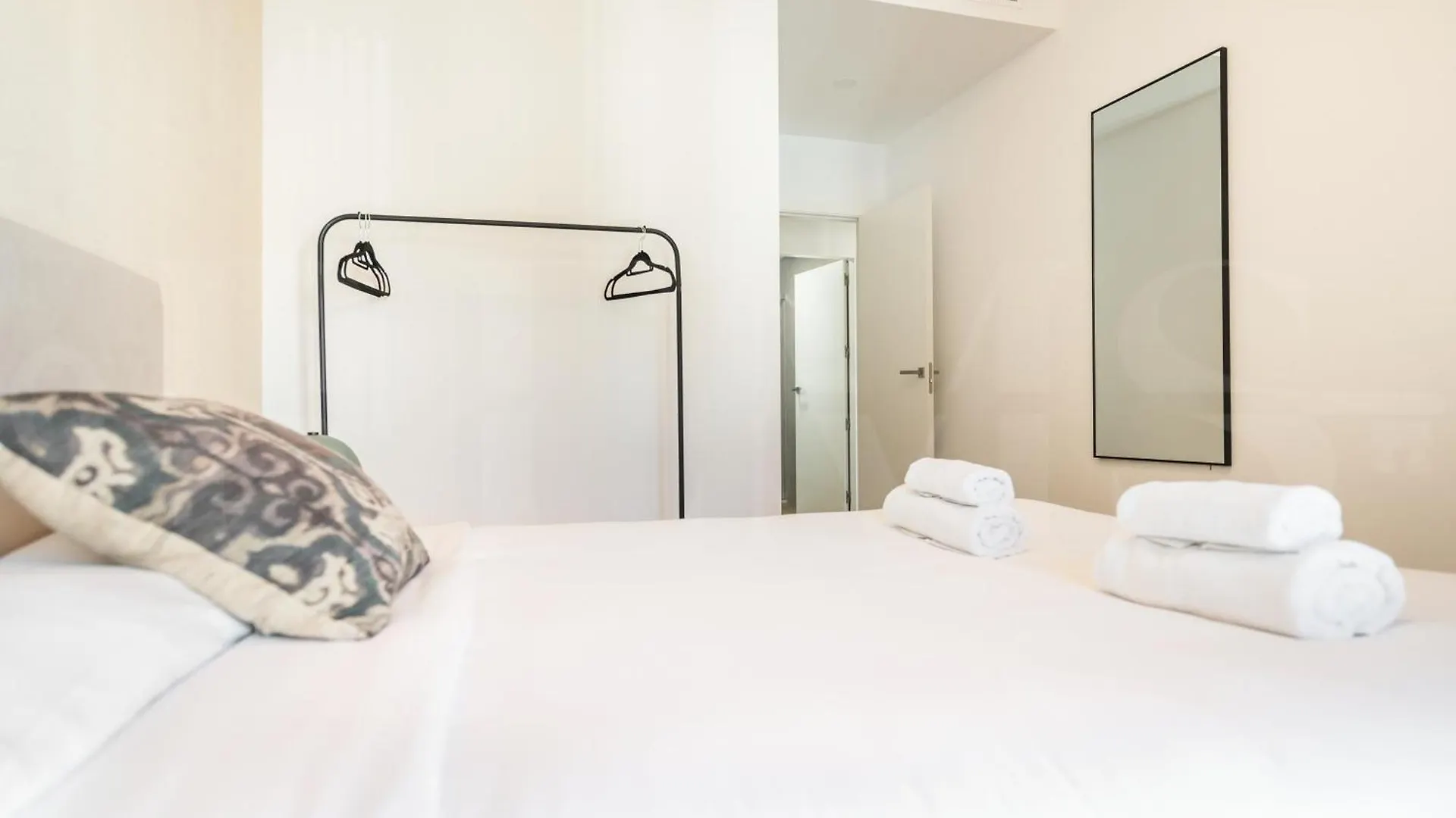 Modern Apartment With Private Terrace By Rems Málaga Spanien