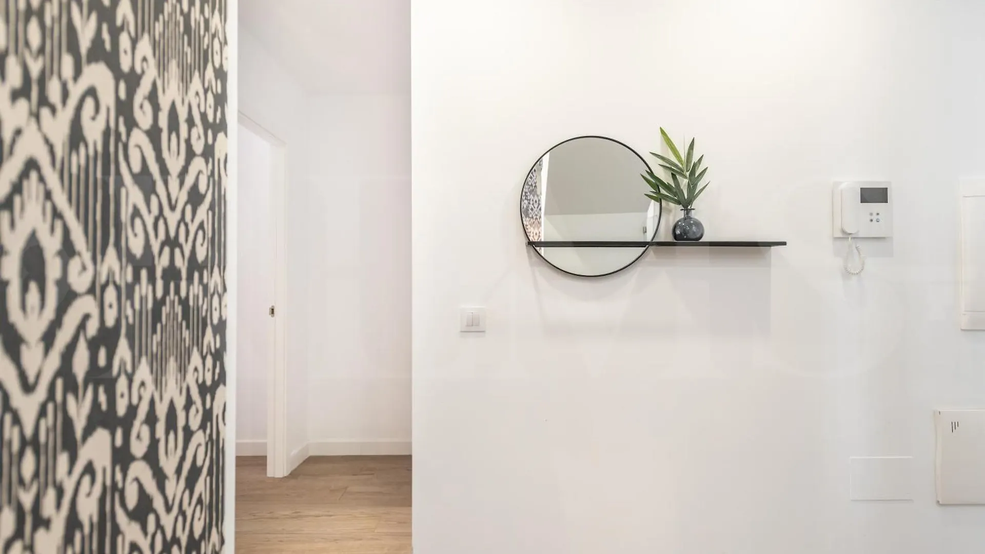 Modern Apartment With Private Terrace By Rems Málaga 0*,