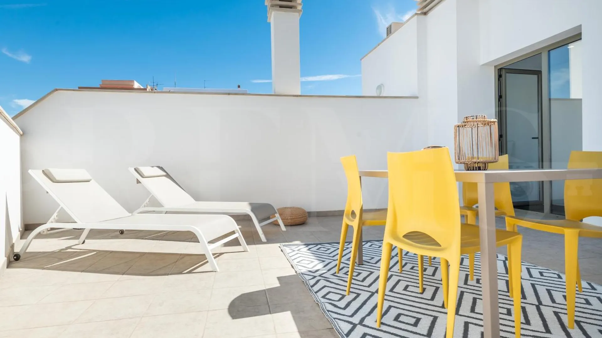 Modern Apartment With Private Terrace By Rems Malaga