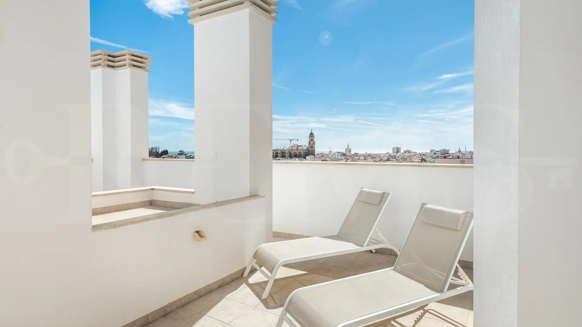 Modern Apartment With Private Terrace By Rems Malaga
